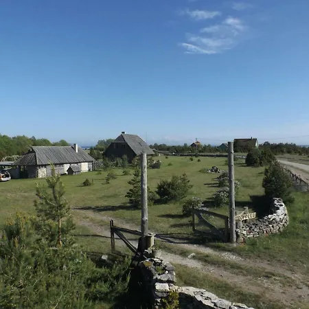 Kodupollu Puhkemaja Karala